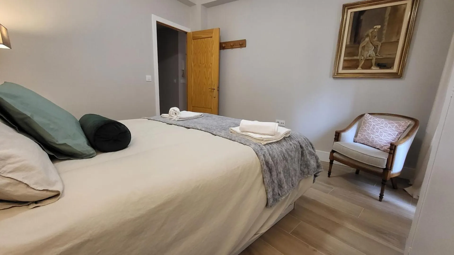 Rentalsevilla En La Plaza Del Salvador Apartament